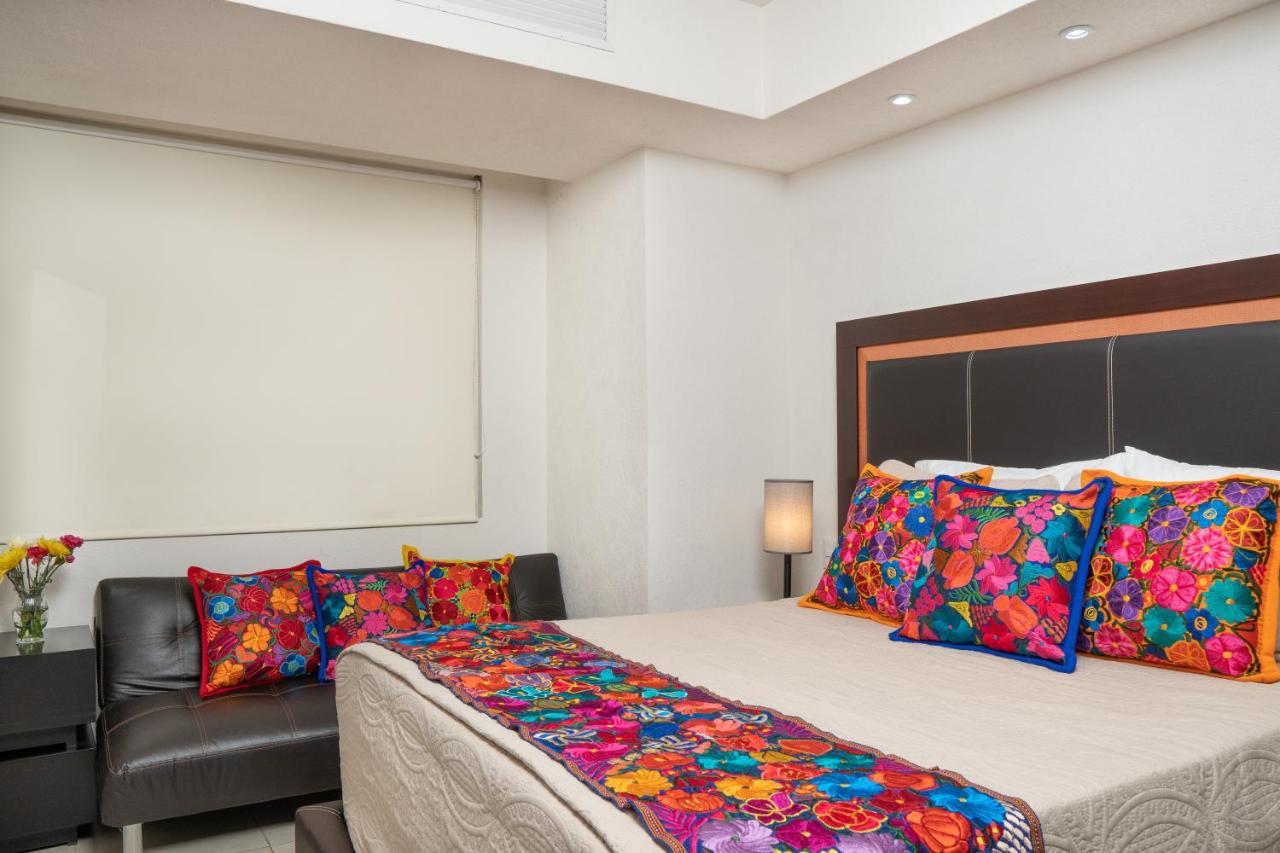 Ocean Front Condo Sleeps 4 Adults-Grand Venetian T3000-1606 ปูแอร์โตบาญาร์ตา ภายนอก รูปภาพ